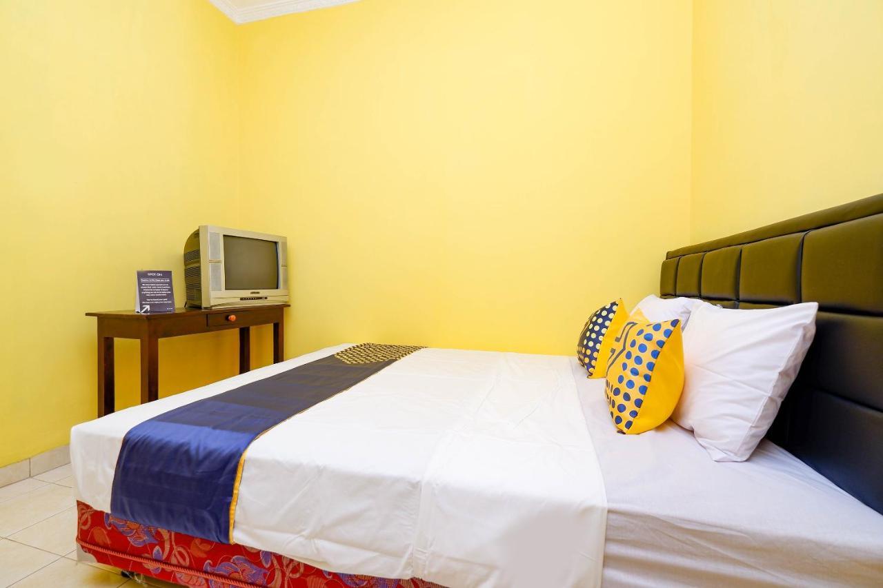 Spot On 2821 Griya Kawula Syariah Hotel Surakarta  Exterior photo