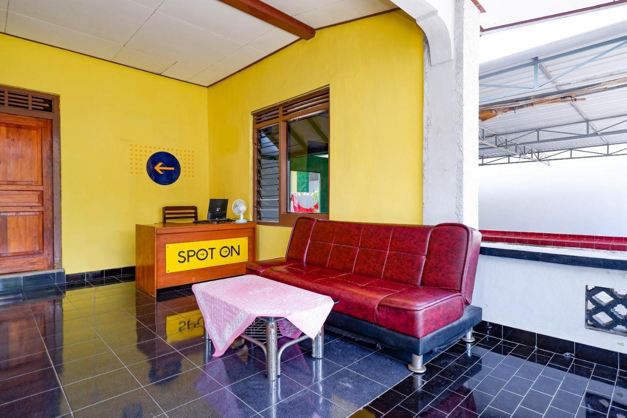 Spot On 2821 Griya Kawula Syariah Hotel Surakarta  Exterior photo