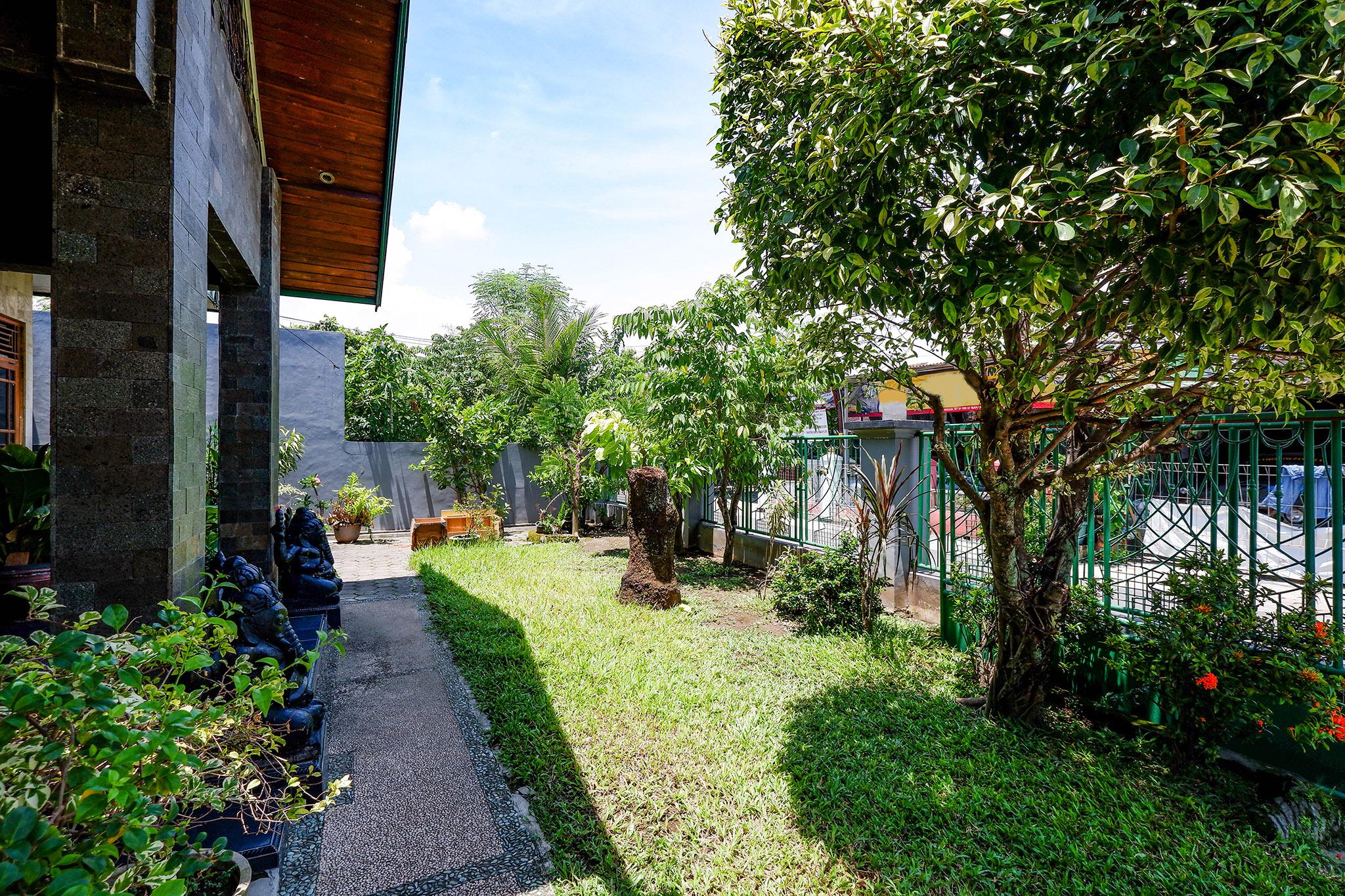 Spot On 2821 Griya Kawula Syariah Hotel Surakarta  Exterior photo